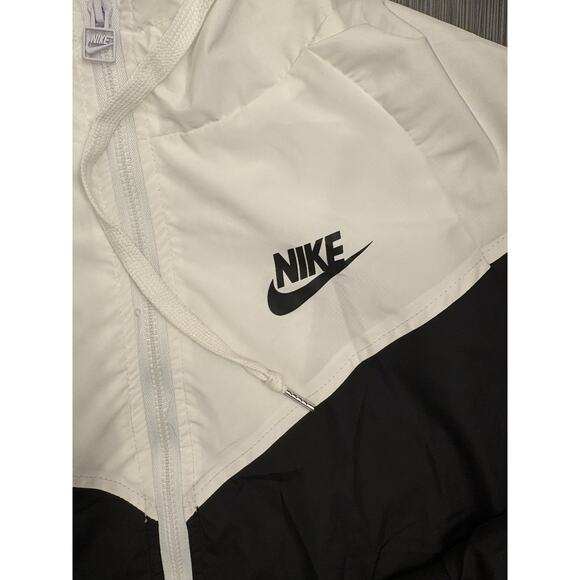 Nike Women’s Windbreaker Jacket White/Black Colorblock Size XL Windrunner - Picture 2 of 7